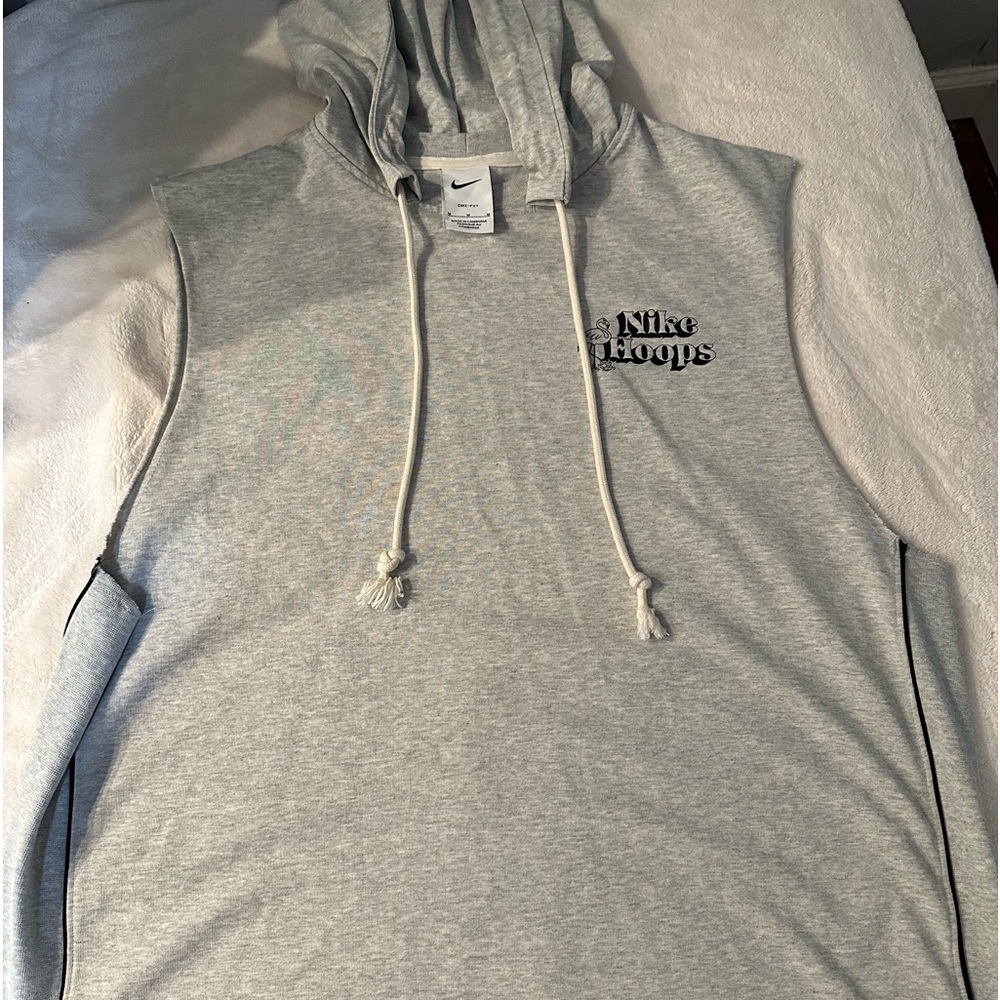 🌸🌺CLOSET BLOWOUT🌸🌺 MEN NIKE SLEEVELESS HOODIE SIZE MEDIUM LIKE NEW